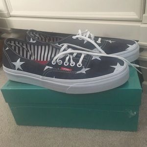 VANS size9.5 women’s star shoes